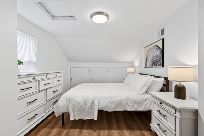 Building Photo - 146 W Felton Ave