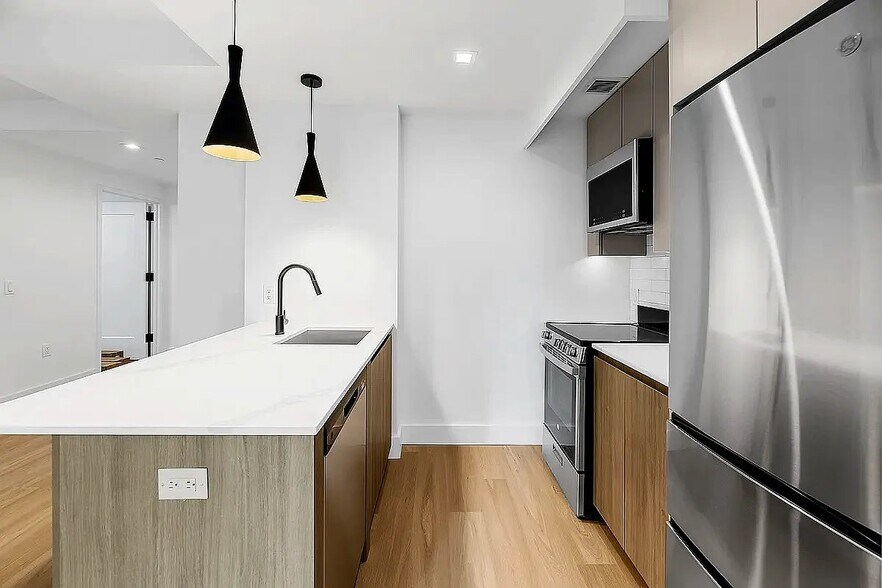 Building Photo - 63 Pitt St