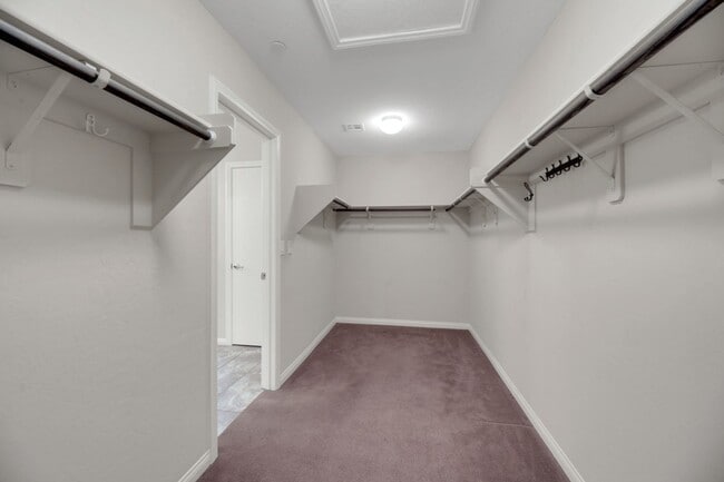 Building Photo - Gorgeous Henderson Home