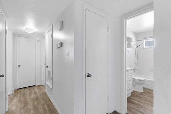 Building Photo - 4 Bedroom House Located in Tempe!