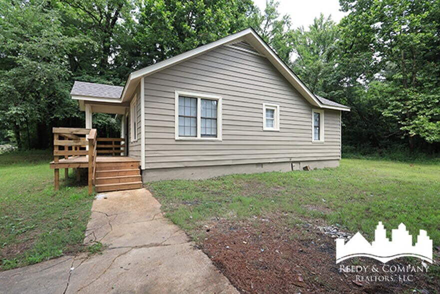Building Photo - 1072 Walk Rd