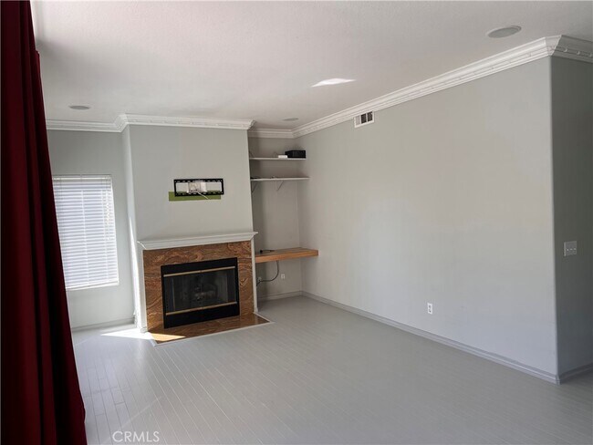 Building Photo - 113 Pomelo-