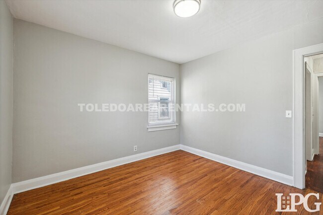 Building Photo - 1442 Schuyler Rd