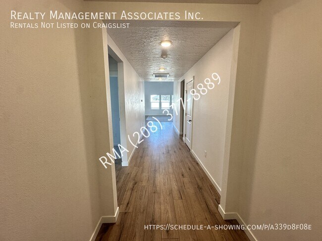 Building Photo - 3794 E Berwick Dr