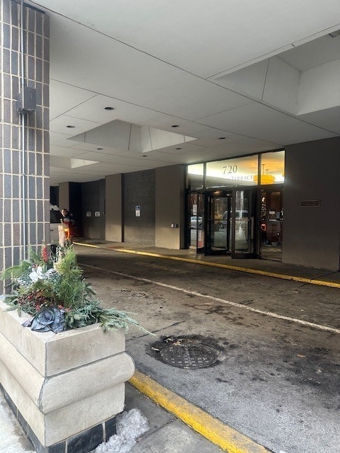 Building Photo - 720 W Gordon Terrace