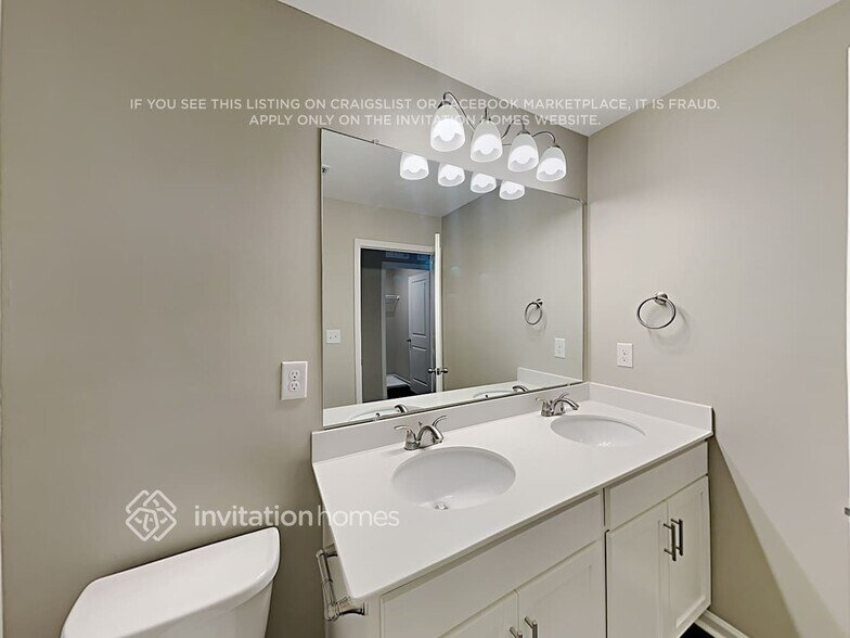 Building Photo - 3160 Green Apple Dr