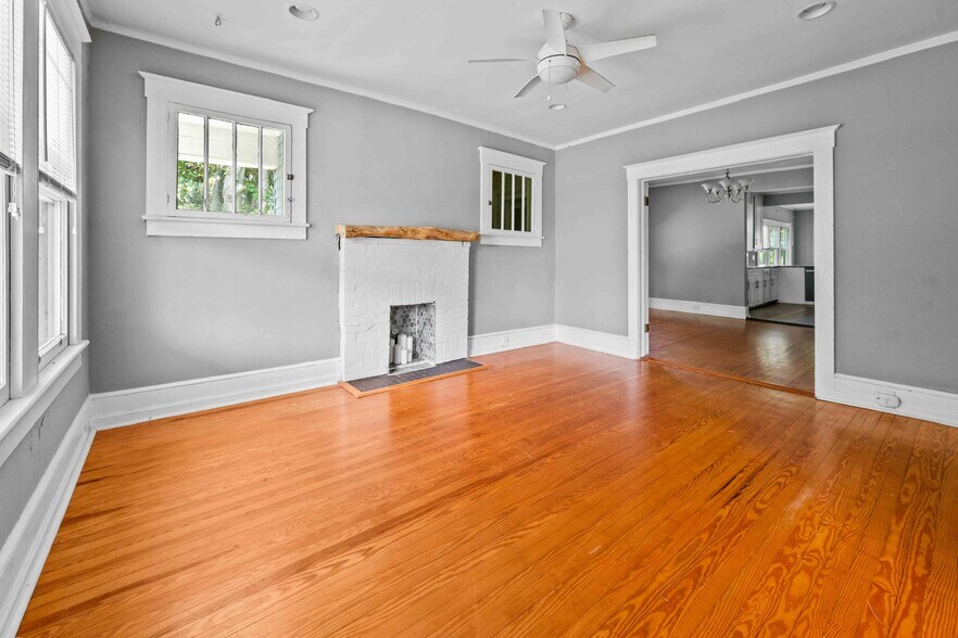 Building Photo - 1815 Castle Hayne Rd