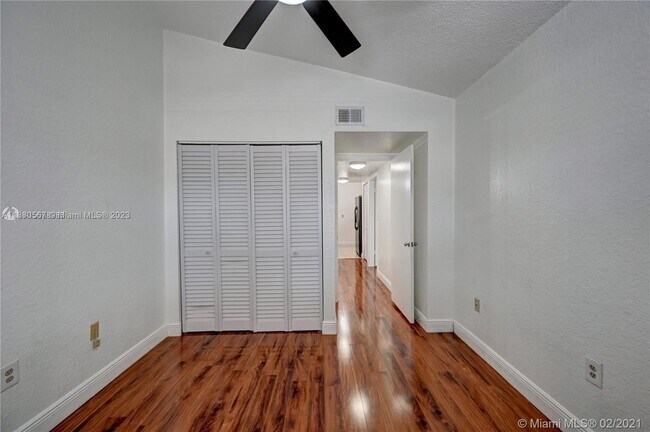 Building Photo - 2850 N Oakland Forest Dr