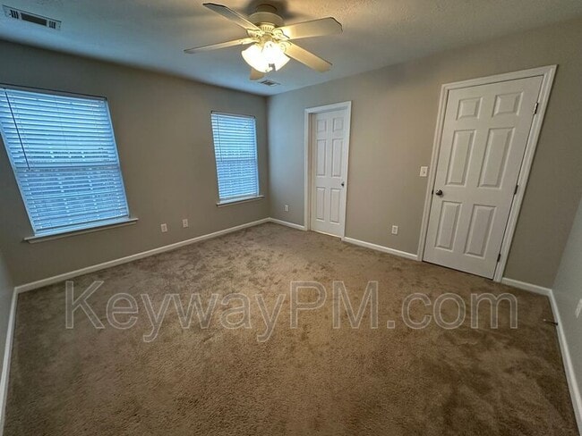 Building Photo - 110 Fox Haven Dr