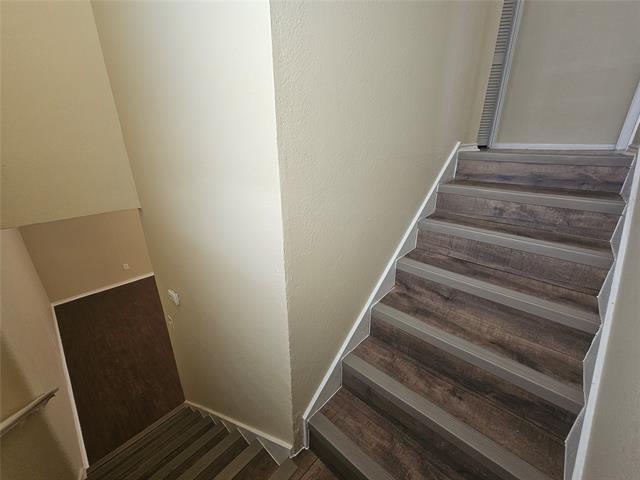 Building Photo - 1404 Darr St