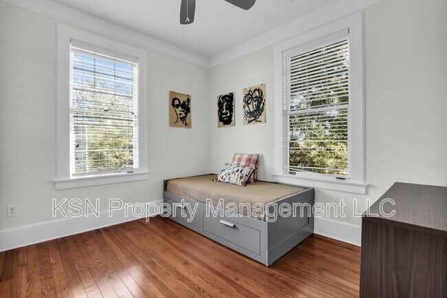 Building Photo - 517 E 40th St