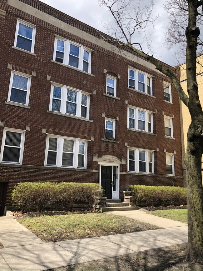 Primary Photo - 6346 N Wayne Ave