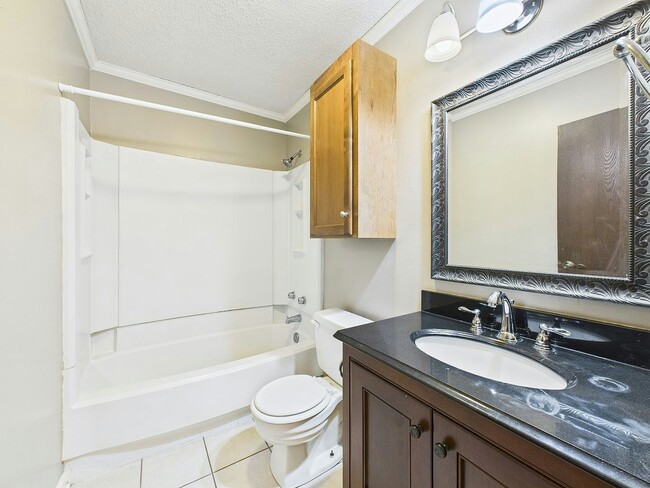 Building Photo - 102 Thompson Loop