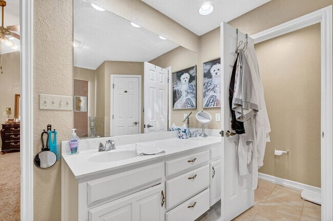 Building Photo - 3202 Tealwood Pl