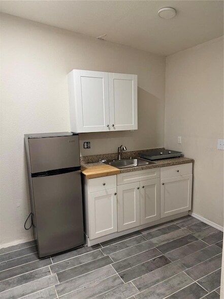 Building Photo - 3719 Meadowbreeze Dr