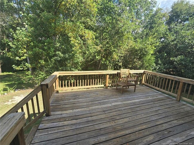 Building Photo - 410 Roundtree Dr