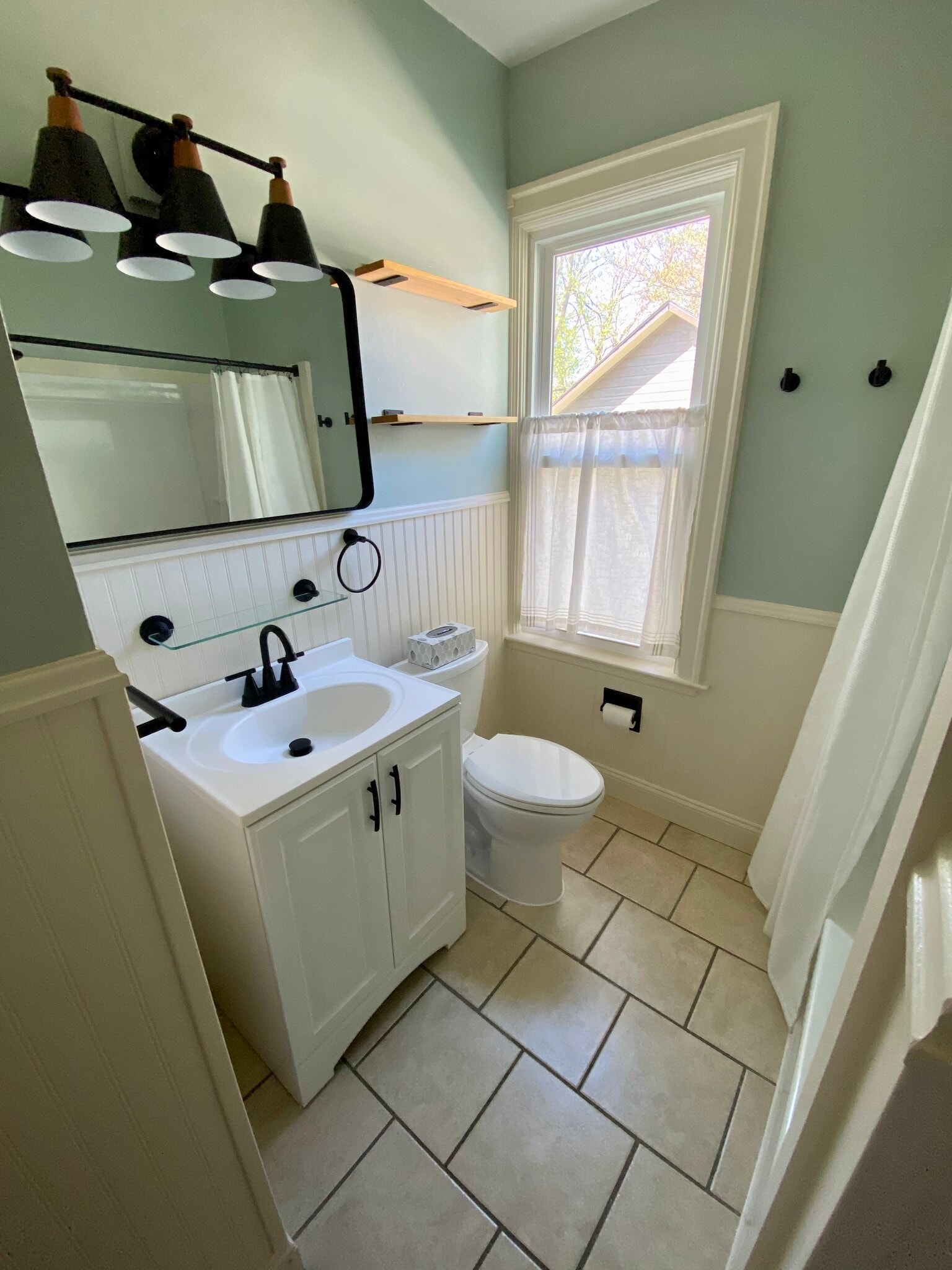 Bathroom - 90 N Cayuga Rd