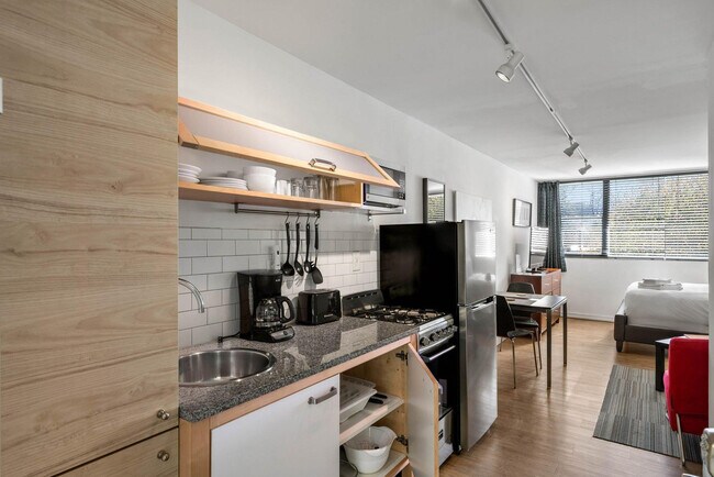Building Photo - 47 25th St NW