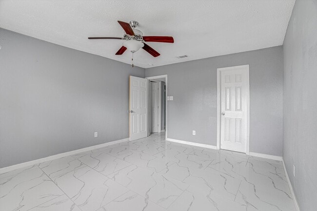 Building Photo - 14618 Flair Dr
