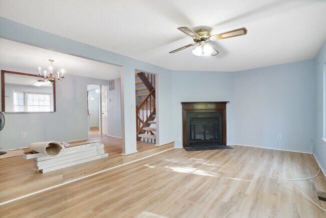 Building Photo - 8653 Bent Arrow Ct