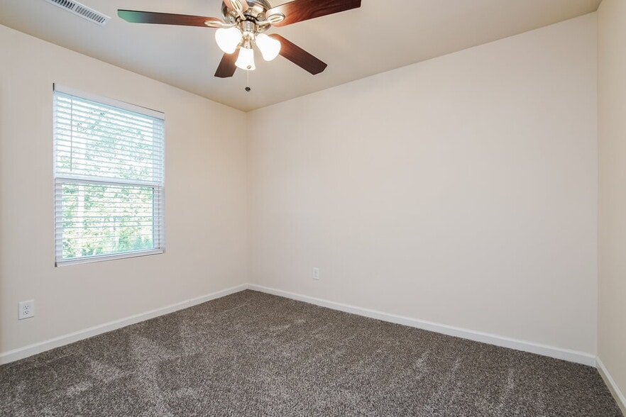 Building Photo - 1433 Tamarino Dr