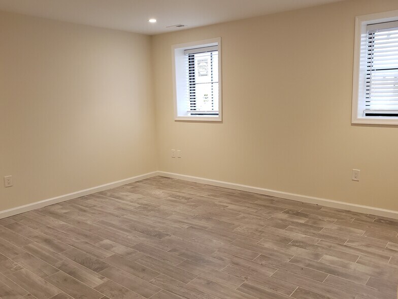 Bedroom #1 - 1892 Ontario Pl NW