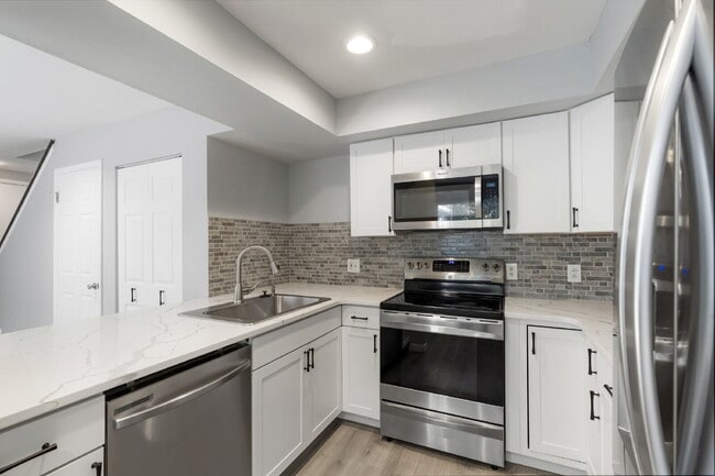 Building Photo - 2618 S Xanadu Way