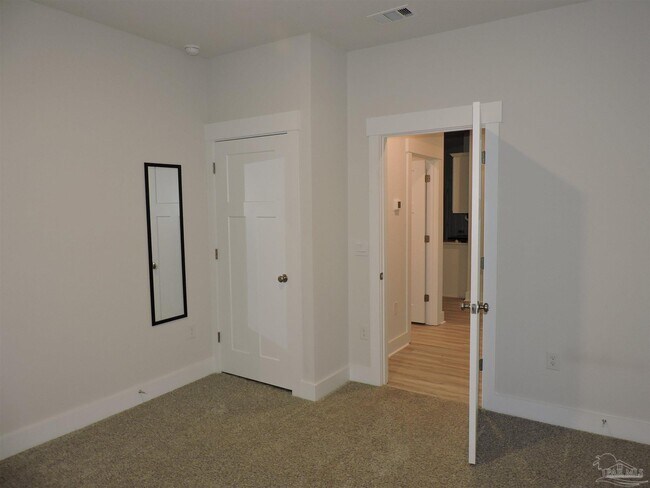 Building Photo - 5851 Sargassum Ln