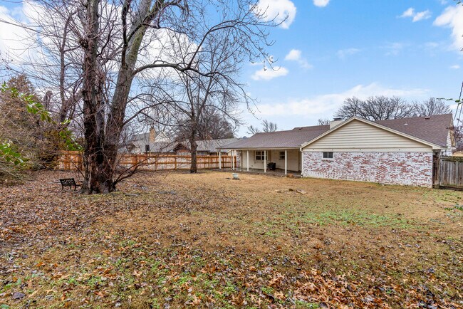 Building Photo - 6010 S 73rd East Ave