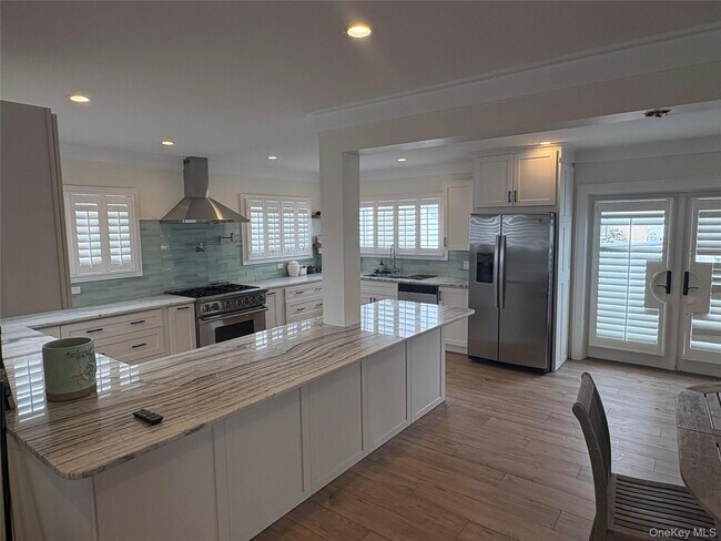 Building Photo - 2 Bay 9th St