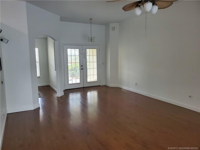 Building Photo - 2509 SE Lyman Cir
