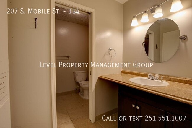 Building Photo - 207 S Mobile St