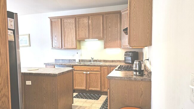 Building Photo - 1268 Bradley Cir