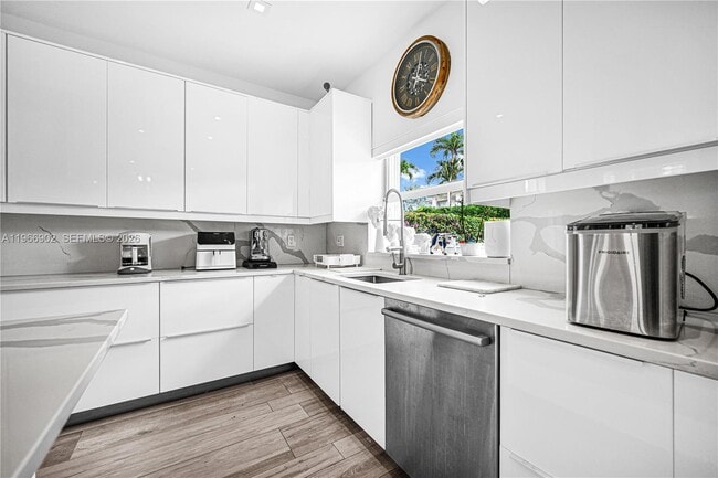 Building Photo - 11304 NW 66th St