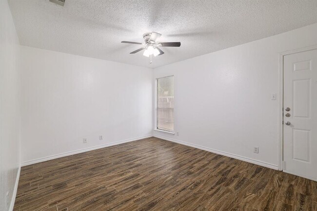 Building Photo - 9206 Kempler Dr