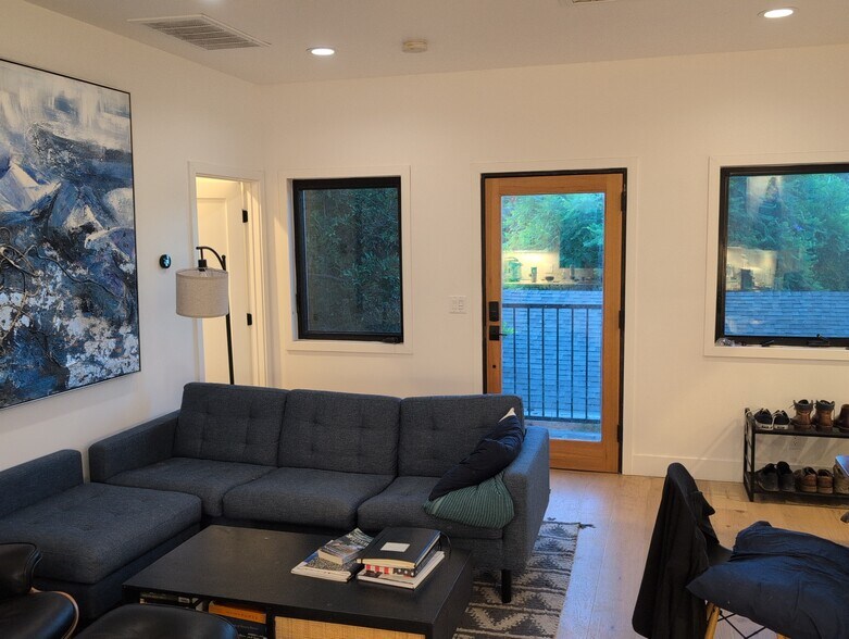 Building Photo - 4331 Allott Ave