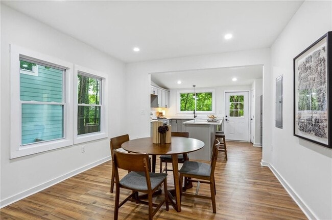 Building Photo - 698 Garibaldi St SW