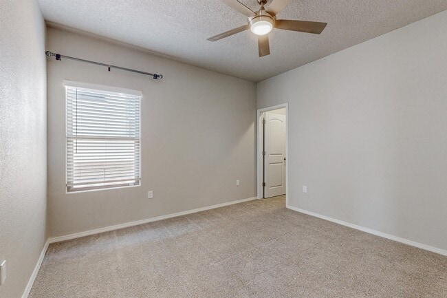 Building Photo - 6011 Buckthorn Ave NW