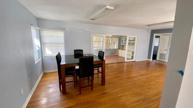 Building Photo - 1423 McCoy Rd