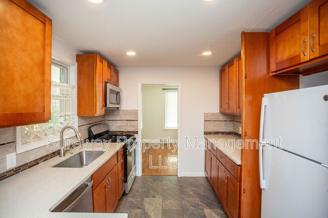 Building Photo - 104 Buckner Ave