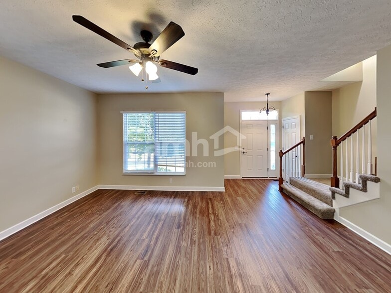 Building Photo - 102 Fairgrove Cir