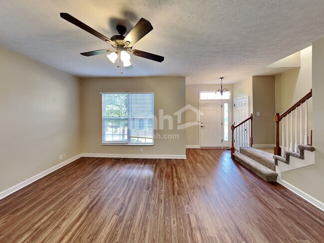 Building Photo - 102 Fairgrove Cir