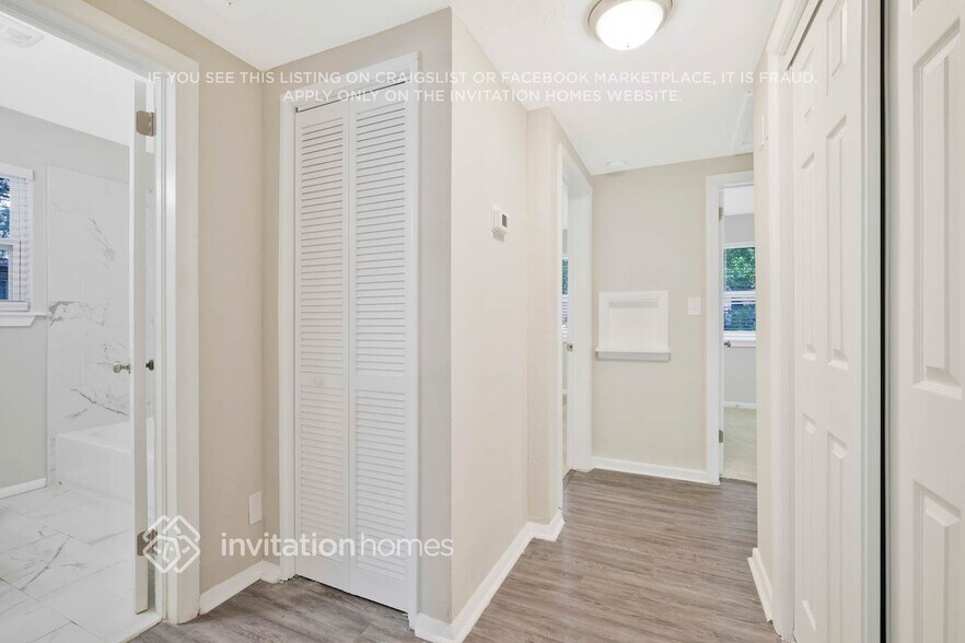 Building Photo - 6237 Pinelock Dr