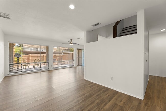 Building Photo - 2329 Briarwest Blvd