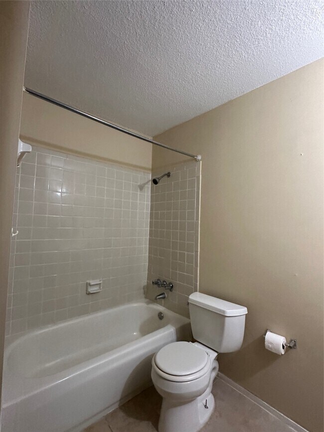 Building Photo - 8405 Wilcrest Dr