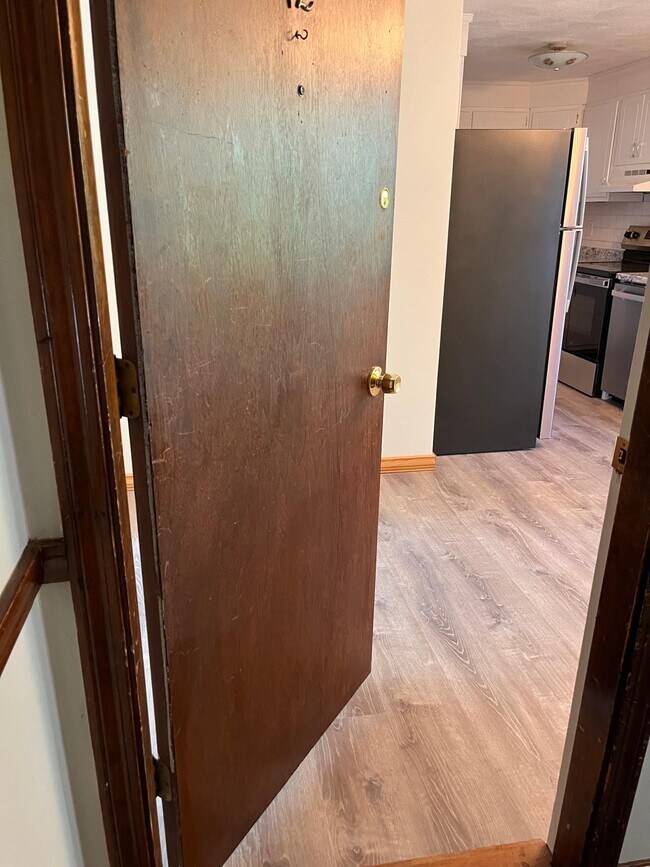 Building Photo - 2 Town House Ln