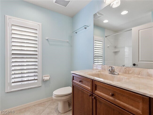 Building Photo - 10060 Lake Cove Dr