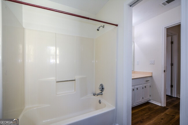 Building Photo - 2972 Hampton Pl