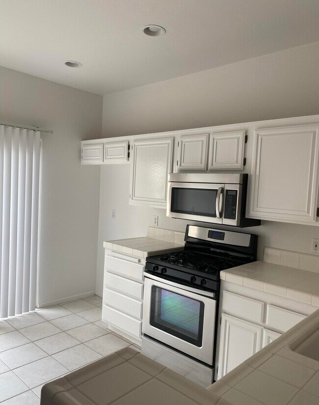 Building Photo - 5473 Spanish Oak Ln