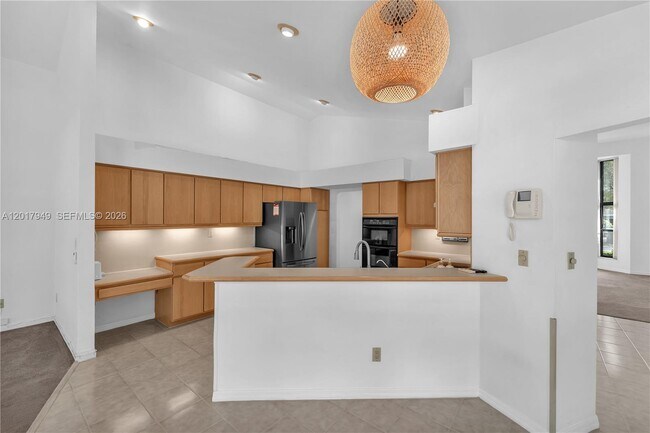 Building Photo - 10330 SW 58th Ct